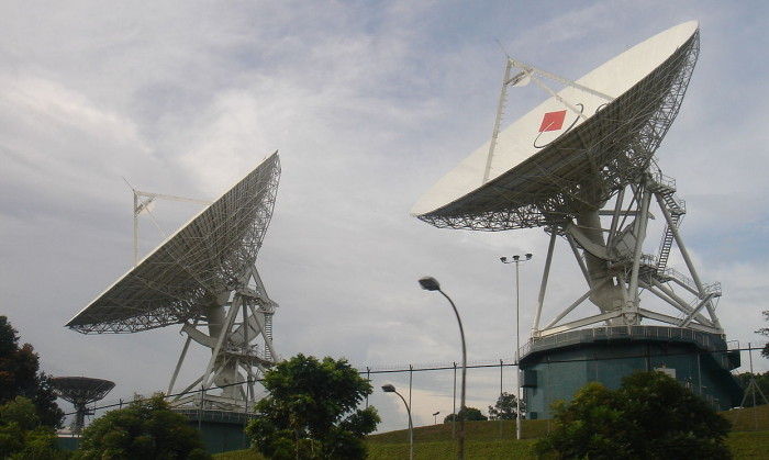 Image from Wikicommons.
http://commons.wikimedia.org/wiki/File:Singtel-dishes.JPG
