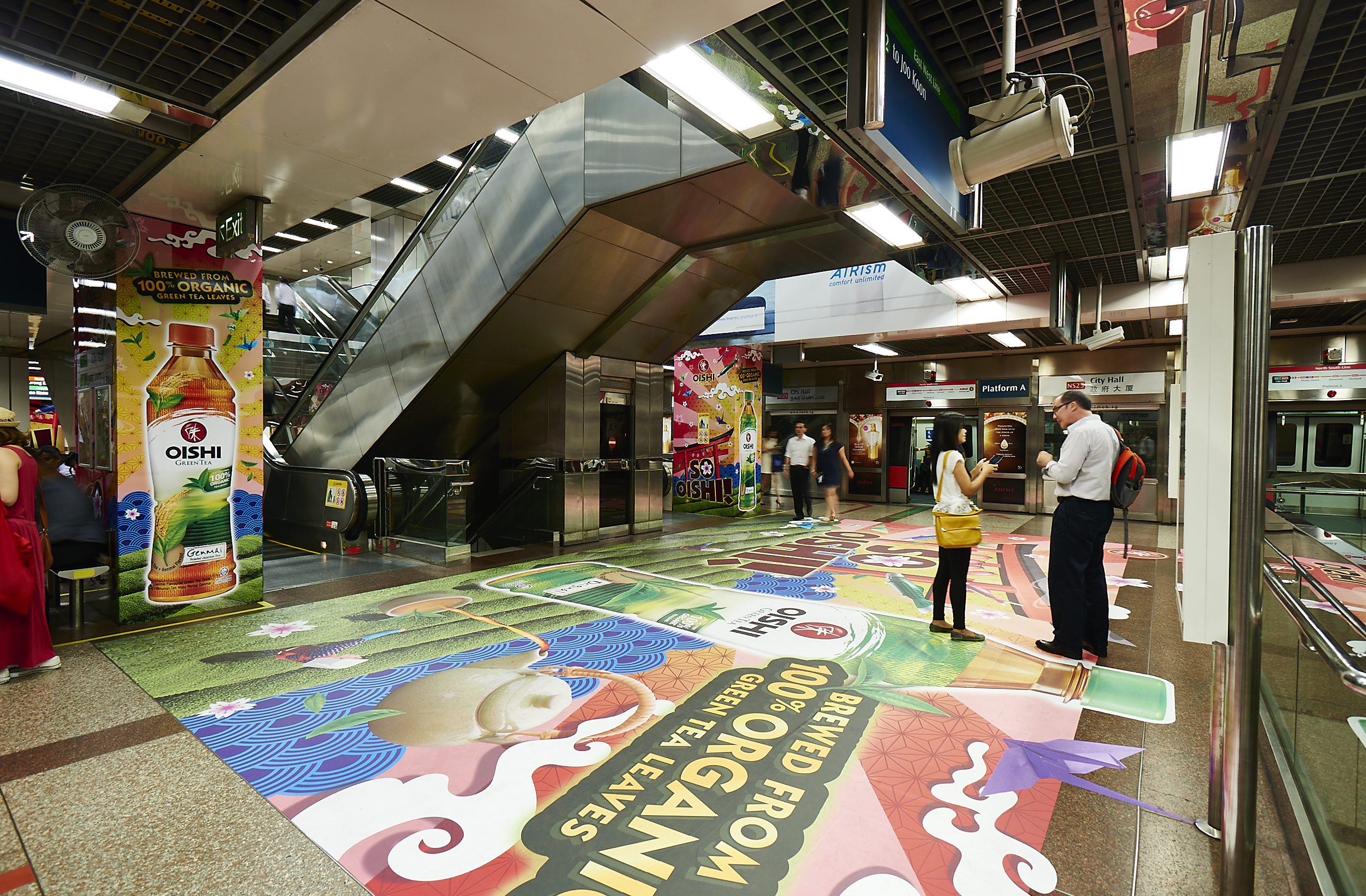 FandN takes over SMRT Media spaces at City Hall station | Marketing.