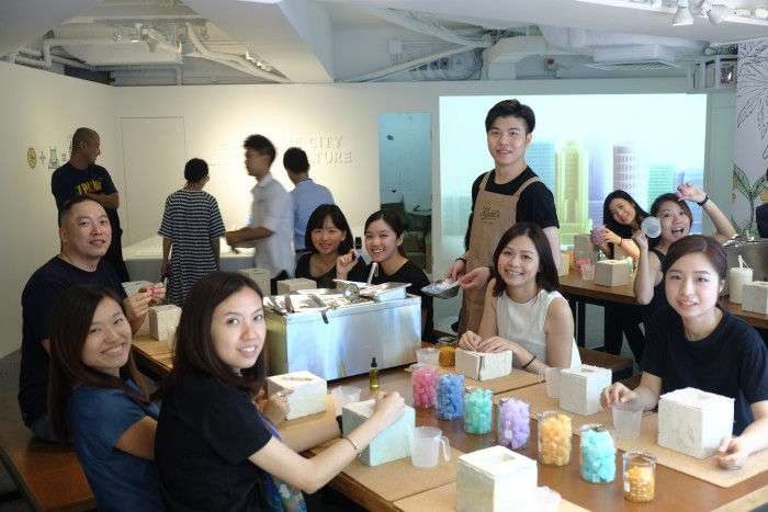 Kiehl’s pop-up workshop