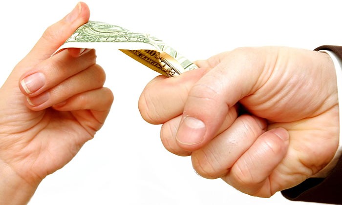 Fight for money_123rf_budget